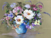 pastel-witte-bloemen-in-blauwe-vaas te koop
