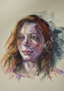 Pastel portret "Roodharige vrouw", maat 40x30 cm Mi Teinte Touch licht geel papier. Interesse om een portret in opdracht te laten schilderen, vraag vrijblijvend informatie.
